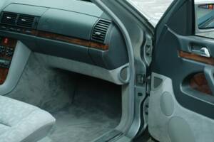 Bild 26/50 von Mercedes-Benz 300 SE (1992)