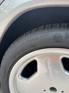 Image 18/32 of Mercedes-Benz 230 E (1987)