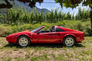Image 3/73 of Ferrari 208 GTS Turbo (1989)
