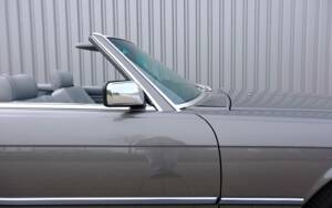 Image 12/97 de Mercedes-Benz 560 SL (1987)