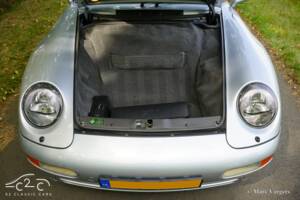 Image 25/63 of Porsche 911 Carrera (1996)