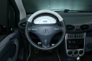 Image 15/50 of Mercedes-Benz A 210 Evolution (2002)
