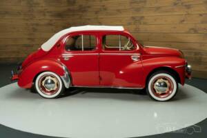 Bild 9/19 von Renault 4 CV Décapotable (1951)