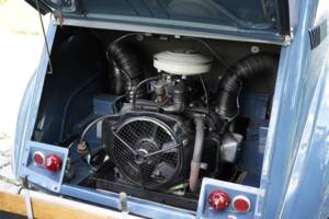 Image 25/43 of Citroën 2 CV Sahara 4x4 (1964)