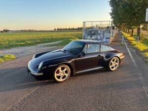 Bild 10/13 von Porsche 911 Carrera 4S (1997)