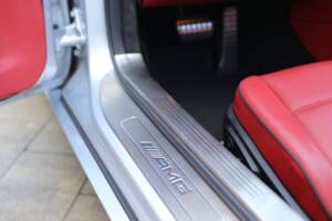Image 47/75 of Mercedes-Benz SLS AMG Roadster (2012)