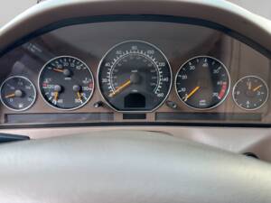 Immagine 15/22 di Mercedes-Benz SL 500 (2001)