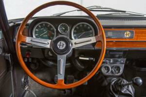 Image 17/23 of Alfa Romeo Giulia 1600 Super Biscione (1970)