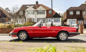 Afbeelding 2/50 van Alfa Romeo 2.0 Spider (1989)