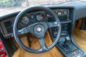 Image 33/50 de Alfa Romeo SZ (1991)