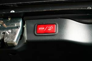 Image 50/50 de Mercedes-Benz V 300 d (2025)