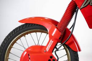 Image 21/50 de Honda NX 650 Dominator (1990)