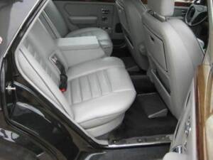 Image 13/14 of Bentley Turbo R (1991)