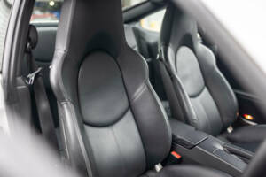 Image 30/38 of Porsche 911 Carrera GTS (2011)