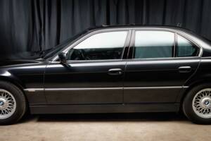 Image 11/41 of BMW 750i (2000)
