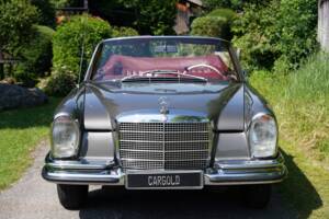 Image 3/13 de Mercedes-Benz 280 SE (1971)