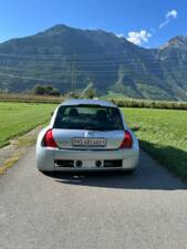 Image 3/7 of Renault Clio II V6 (2002)