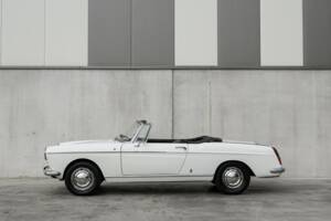 Imagen 2/36 de Peugeot 404 Injection (1967)