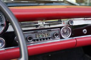 Imagen 47/50 de Mercedes-Benz 280 SL (1969)