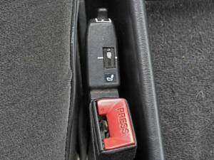 Afbeelding 13/23 van Mercedes-Benz 300 SE (1990)