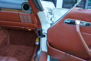 Bild 38/50 von Mercedes-Benz 380 SL (1982)