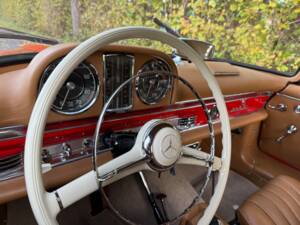 Image 2/28 of Mercedes-Benz 300 SL Roadster (1960)