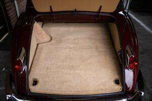Image 33/34 of Jaguar XK 150 SE FHC (1958)