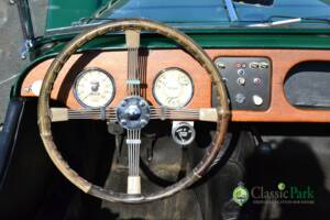 Image 33/50 of Morgan 4/4 Series IV (1962)