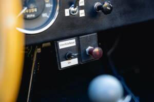 Image 48/68 of Shelby Cobra 289 (1966)