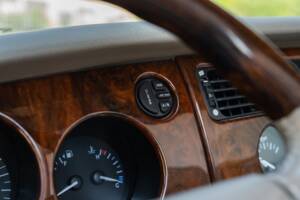Image 73/91 de Jaguar XK8 4.0 (2000)