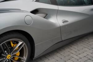 Image 45/50 de Ferrari 488 GTB (2019)