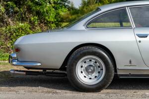 Image 42/49 de Ferrari 330 GT 2+2 (1966)