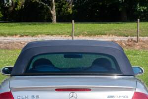 Image 34/50 of Mercedes-Benz CLK 55 AMG (2003)