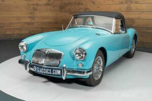 Image 3/19 of MG MGA 1500 (1958)