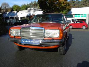 Immagine 20/60 di Mercedes-Benz 250 (1978)