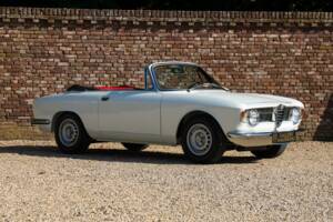 Image 16/50 of Alfa Romeo Giulia 1600 GTC (1966)