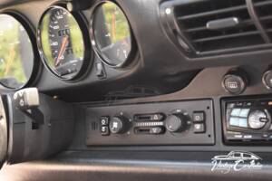 Afbeelding 38/73 van Porsche 911 Carrera (1995)