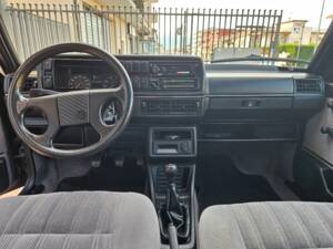 Bild 38/91 von Volkswagen Golf II 1.6 (1990)