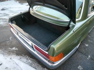 Afbeelding 34/41 van Mercedes-Benz 280 SLC (1977)