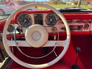 Image 10/16 de Mercedes-Benz 250 SL (1967)