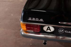 Image 16/64 of Mercedes-Benz 230/6 LWB (1976)