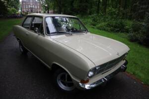 Bild 30/55 von Opel Kadett 1,1 S (1971)