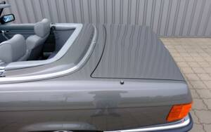 Image 58/97 de Mercedes-Benz 560 SL (1987)
