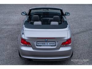 Image 25/33 de BMW 118i (2010)