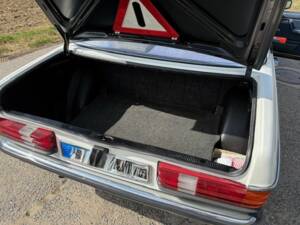 Bild 4/6 von Mercedes-Benz 200 D (1980)