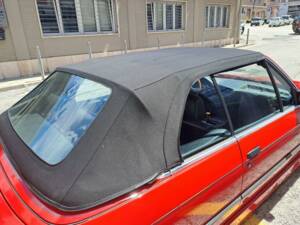 Immagine 32/50 di BMW 320i (1989)