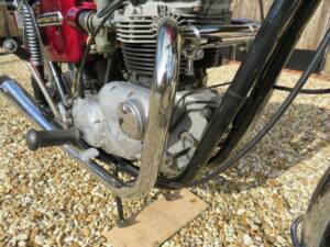 Image 19/44 of Triumph DUMMY (1976)