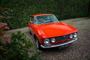 Image 7/20 of Alfa Romeo Giulia 1600 GT Junior (1976)