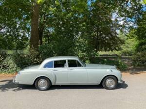 Image 21/50 de Bentley S 3 Continental Flying Spur (1963)