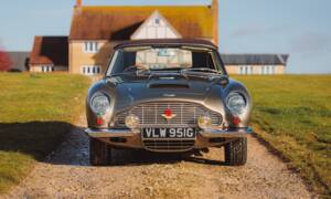 Image 2/99 of Aston Martin DB 6 Volante (1968)